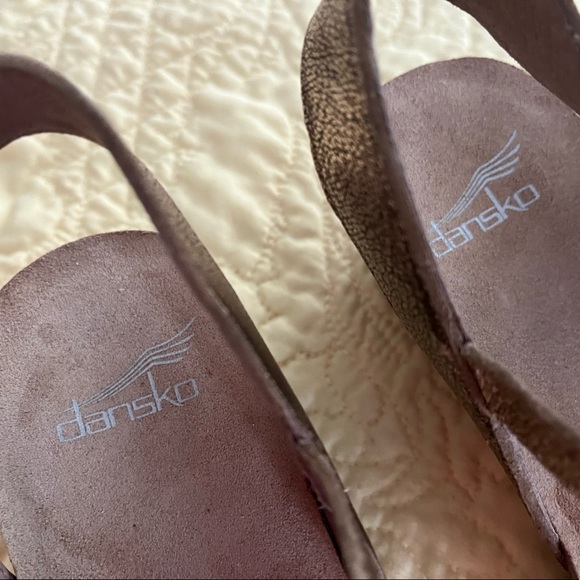 Dansko Gold Sandals Size 38 - Picture 6 of 11